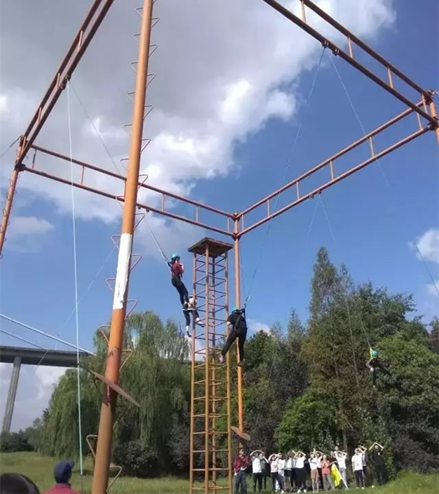 IӖ